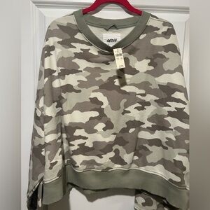 Aerie Camo Sweatshirt NWT Womens sz XL